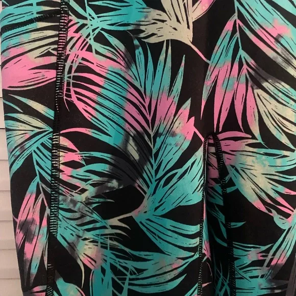 Manduka Tropical Leaf Print Leggings - Picture 4 of 7